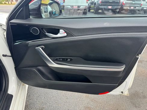 Used 2020 Kia Stinger GT-Line image 28