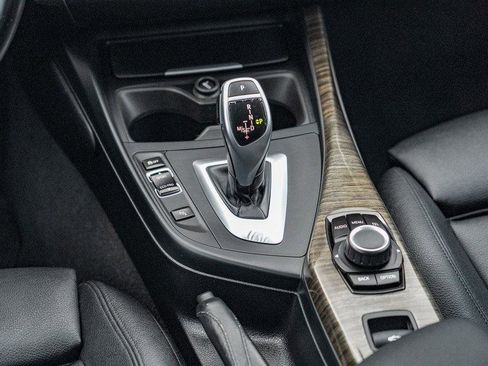 Used 2017 BMW 230i xDrive Convertible image 23