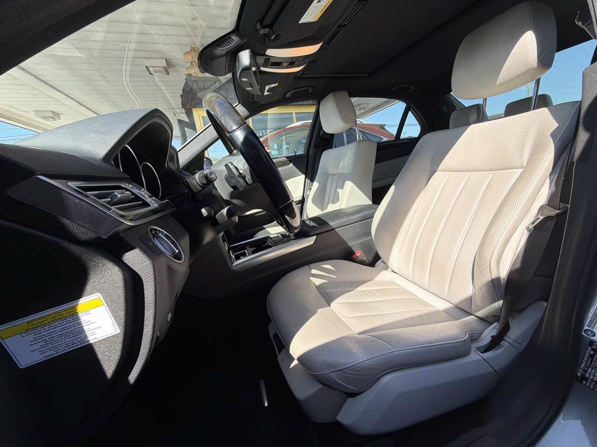 Used 2014 Mercedes-Benz E 550 4MATIC Sedan w/ Premium 1 Package image 6