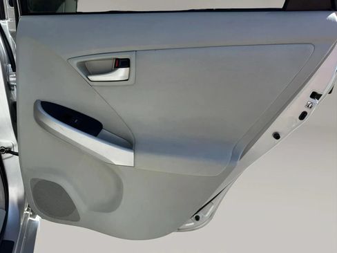Used 2014 Toyota Prius Two FWD image 17