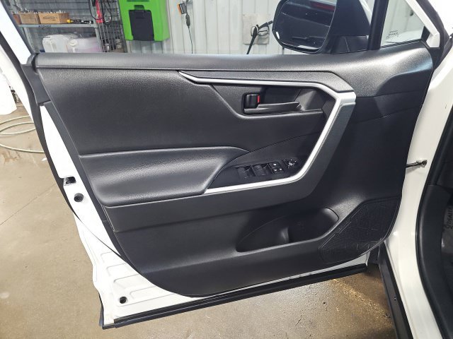 Certified 2025 Toyota RAV4 LE AWD/4WD image 13