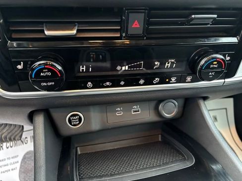 Used 2021 Nissan Rogue SV image 22