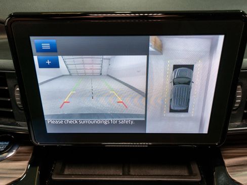 Used 2022 Ford Explorer Limited image 21