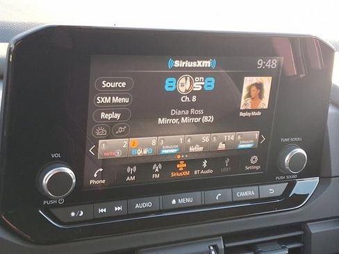 Used 2025 Nissan Pathfinder S image 18