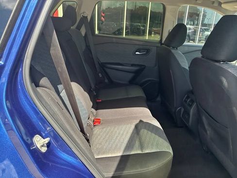 Used 2023 Nissan Rogue SV FWD image 9