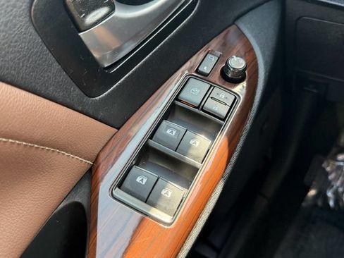 Used 2017 Toyota Sienna Limited Premium AWD/4WD image 27