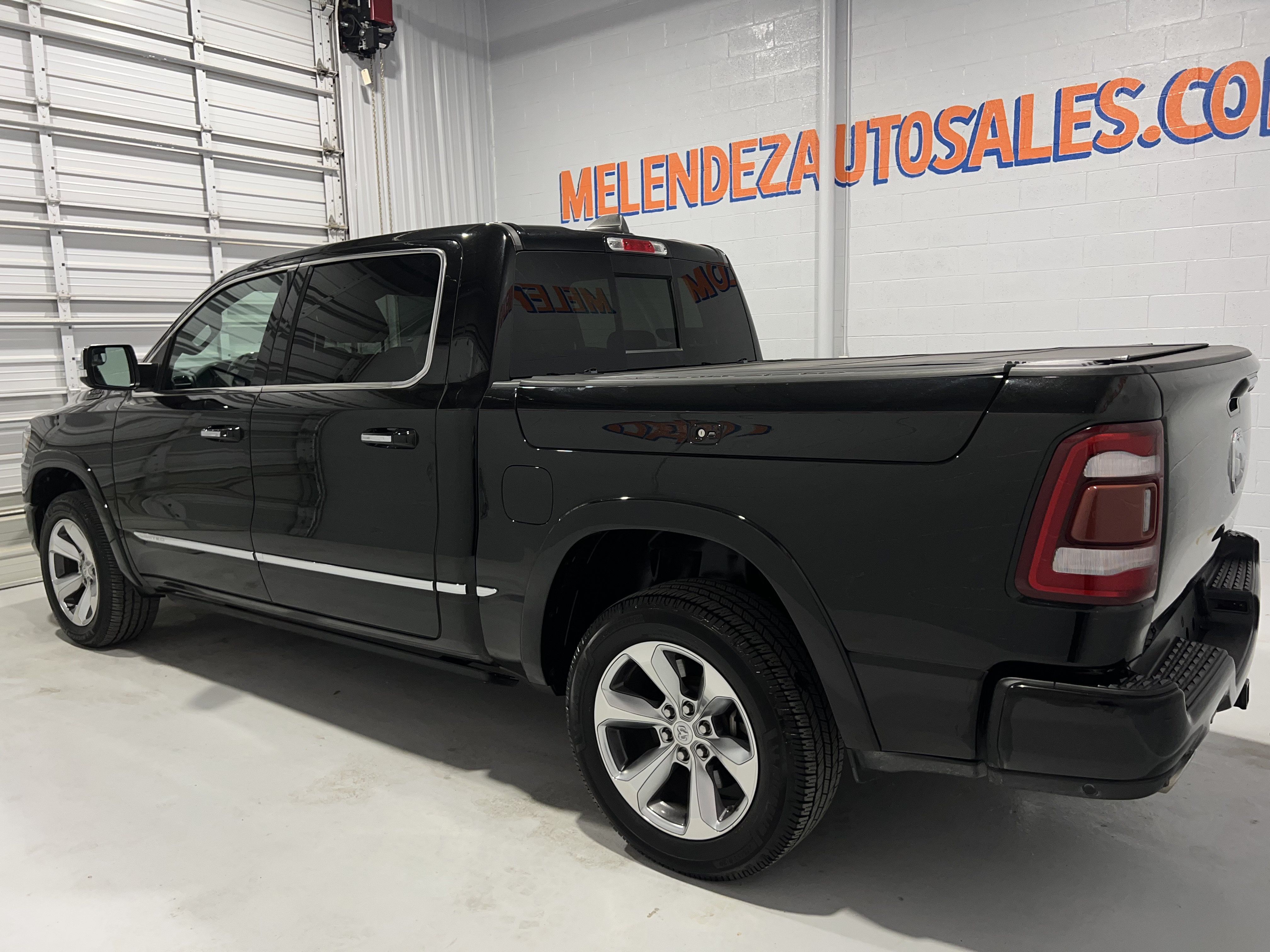 Used 2019 RAM 1500 Limited AWD/4WD image 2