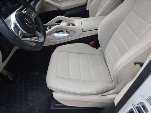 Used 2022 Mercedes-Benz GLS 580 4MATIC image 24