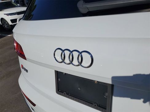 Used 2019 Audi SQ5 Prestige w/ Prestige Package image 5