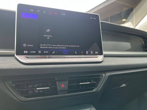 Used 2026 Volkswagen Tiguan SE AWD/4WD image 16