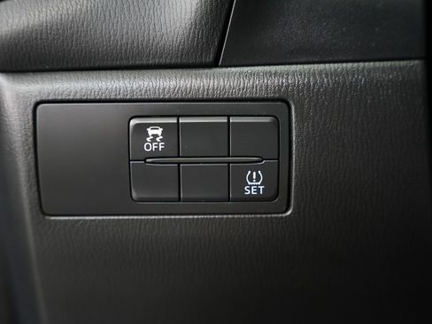 Used 2017 MAZDA MAZDA3 Grand Touring image 43