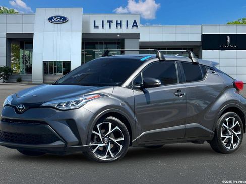 Used 2021 Toyota C-HR XLE FWD image 1