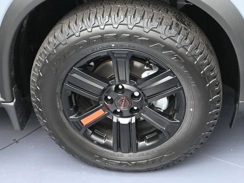 Used 2025 Nissan Rogue SV AWD/4WD image 6