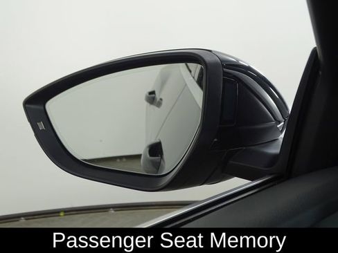 Used 2019 Audi e-tron Prestige w/ Prestige Package image 44