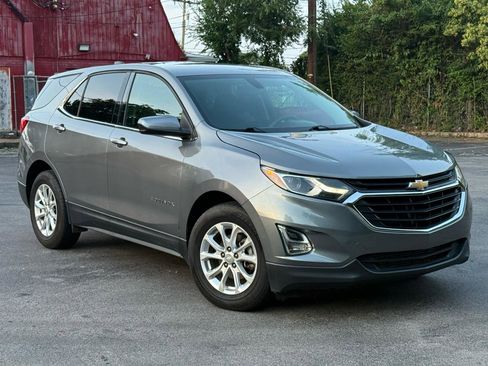 Used 2018 Chevrolet Equinox LT FWD image 2