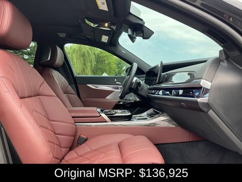 Used 2025 BMW 760i xDrive w/ Executive Package AWD/4WD image 31