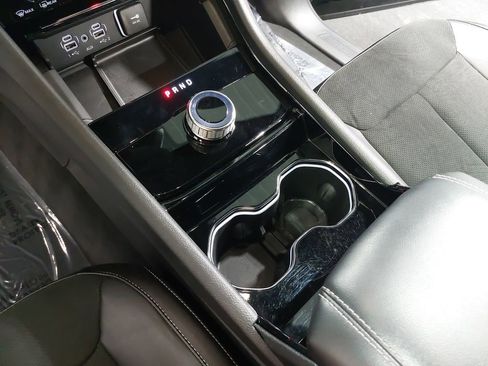 Used 2023 Jeep Grand Cherokee Altitude image 25