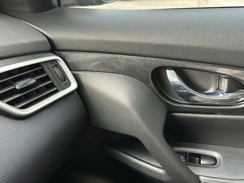 Used 2016 Nissan Rogue SL FWD image 43