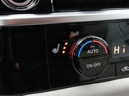 Used 2024 Nissan Pathfinder SV w/ Black Appearance Package image 21