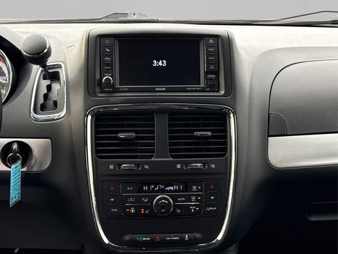 Used 2018 Dodge Grand Caravan GT image 20