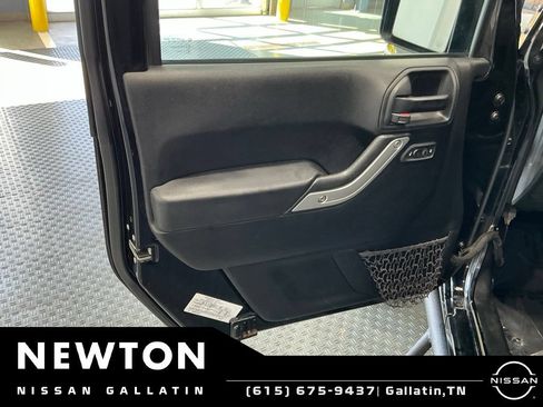 Used 2018 Jeep Wrangler Unlimited Sahara AWD/4WD image 40