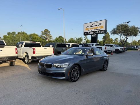 Used 2020 BMW 530i w/ Convenience Package RWD image 3