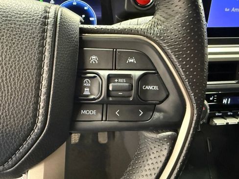 Used 2025 Toyota 4Runner TRD Off-Road image 24