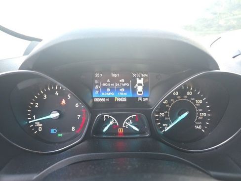 Used 2019 Ford Escape SEL image 6