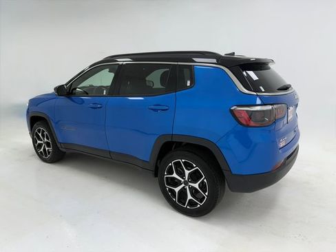 Used 2025 Jeep Compass Limited AWD/4WD image 36