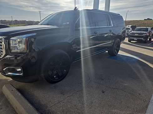 Used 2019 GMC Yukon XL Denali w/ Denali Ultimate Package image 3