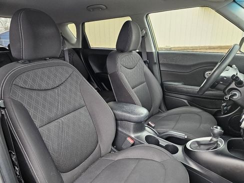 Used 2015 Kia Soul FWD image 22