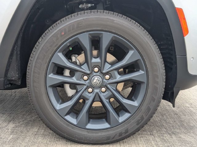 New 2026 Jeep Grand Cherokee Limited AWD/4WD image 12