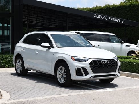 Used 2024 Audi Q5 2.0T Premium w/ Convenience Package AWD/4WD image 2