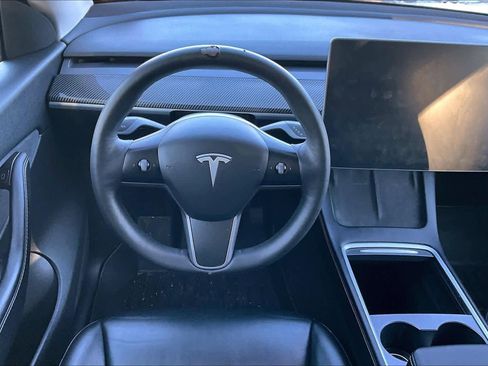 Used 2021 Tesla Model Y Long Range image 6
