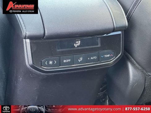 Certified 2024 Toyota Highlander XLE FWD image 17