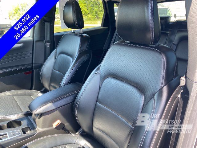 Used 2025 Ford Escape Platinum AWD/4WD image 12