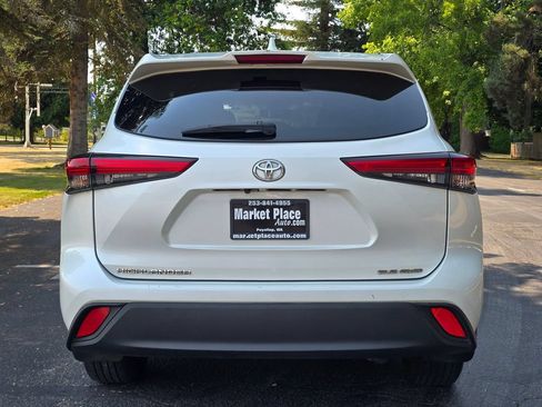 Used 2020 Toyota Highlander XLE AWD/4WD image 5