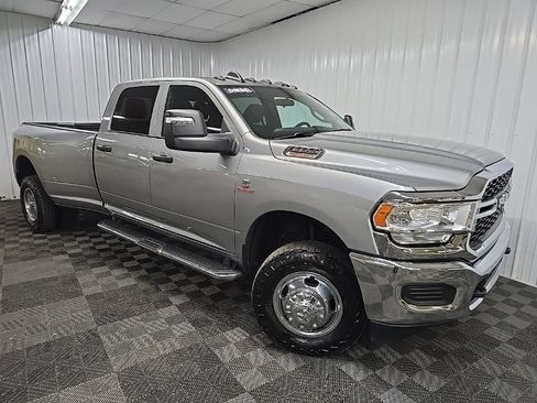 Used 2024 RAM 3500 Tradesman w/ Chrome Appearance Group AWD/4WD image 7