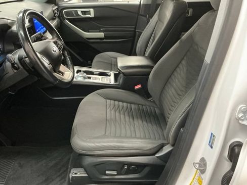 Used 2020 Ford Explorer XLT RWD image 12