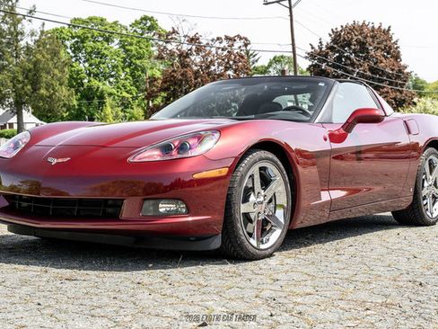 Used 2007 Chevrolet Corvette Coupe w/ Preferred Equipment Group RWD image 14