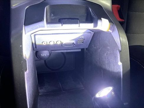 Used 2015 Ford C-MAX SE w/ Equipment Group 203A FWD image 24
