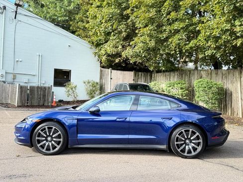 Used 2022 Porsche Taycan 4S image 3