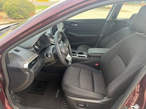 Used 2025 Nissan Altima 2.5 SV image 5