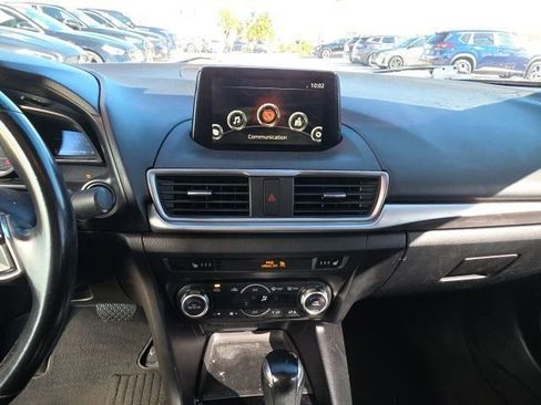 Used 2018 MAZDA MAZDA3 Touring image 18