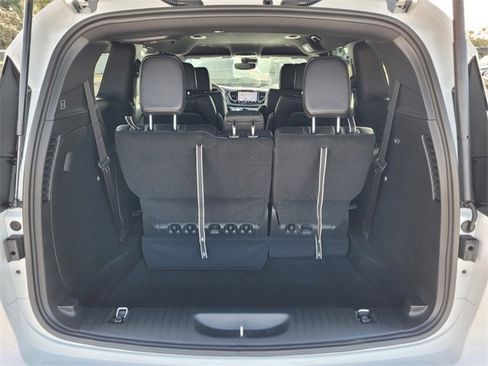 New 2026 Chrysler Pacifica Select image 16