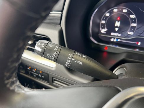 Used 2023 GMC Yukon XL SLT image 38