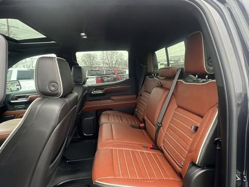 Certified 2024 GMC Sierra 1500 Denali Ultimate AWD/4WD image 32