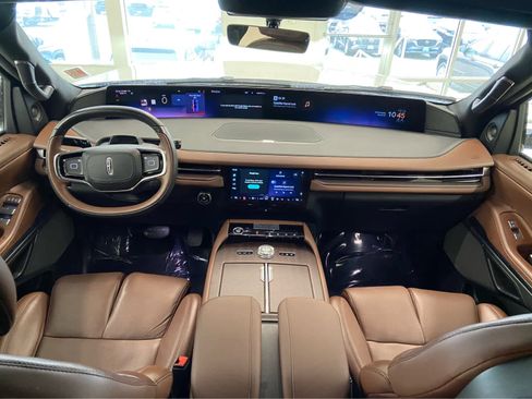 Used 2025 Lincoln Navigator L Reserve image 23