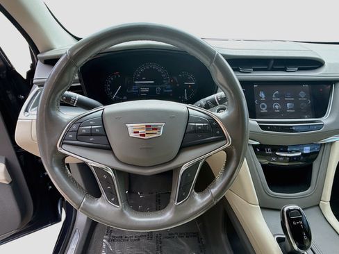 Used 2019 Cadillac XT5 Luxury FWD image 10