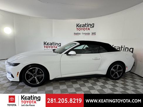 Used 2025 Ford Mustang Premium RWD image 8
